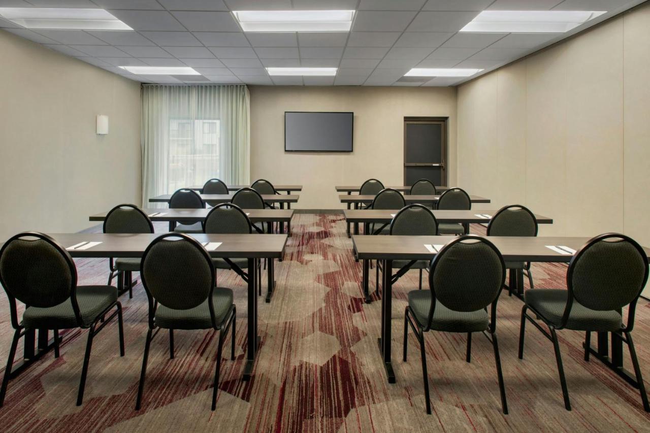 | Courtyard by Marriott Mt. Laurel