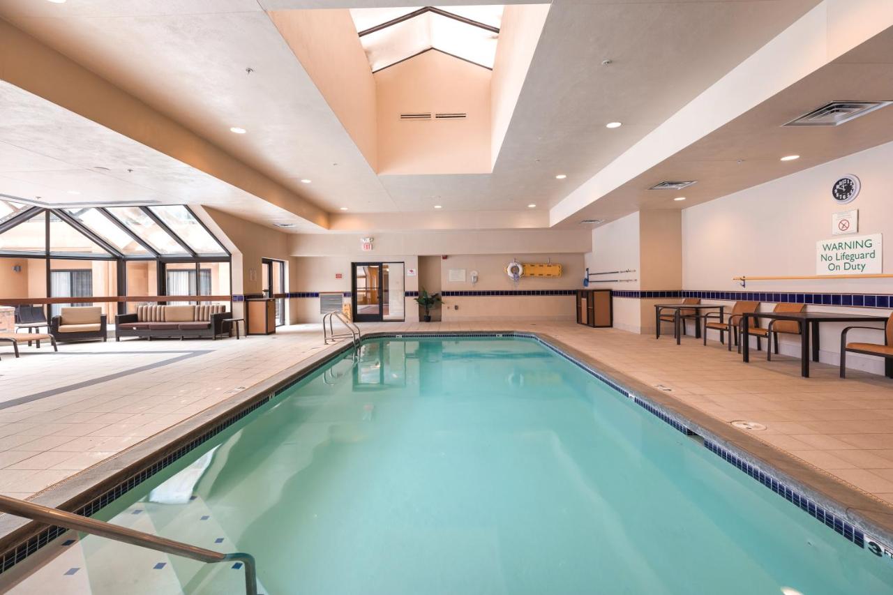 | Courtyard by Marriott Toledo Airport Holland