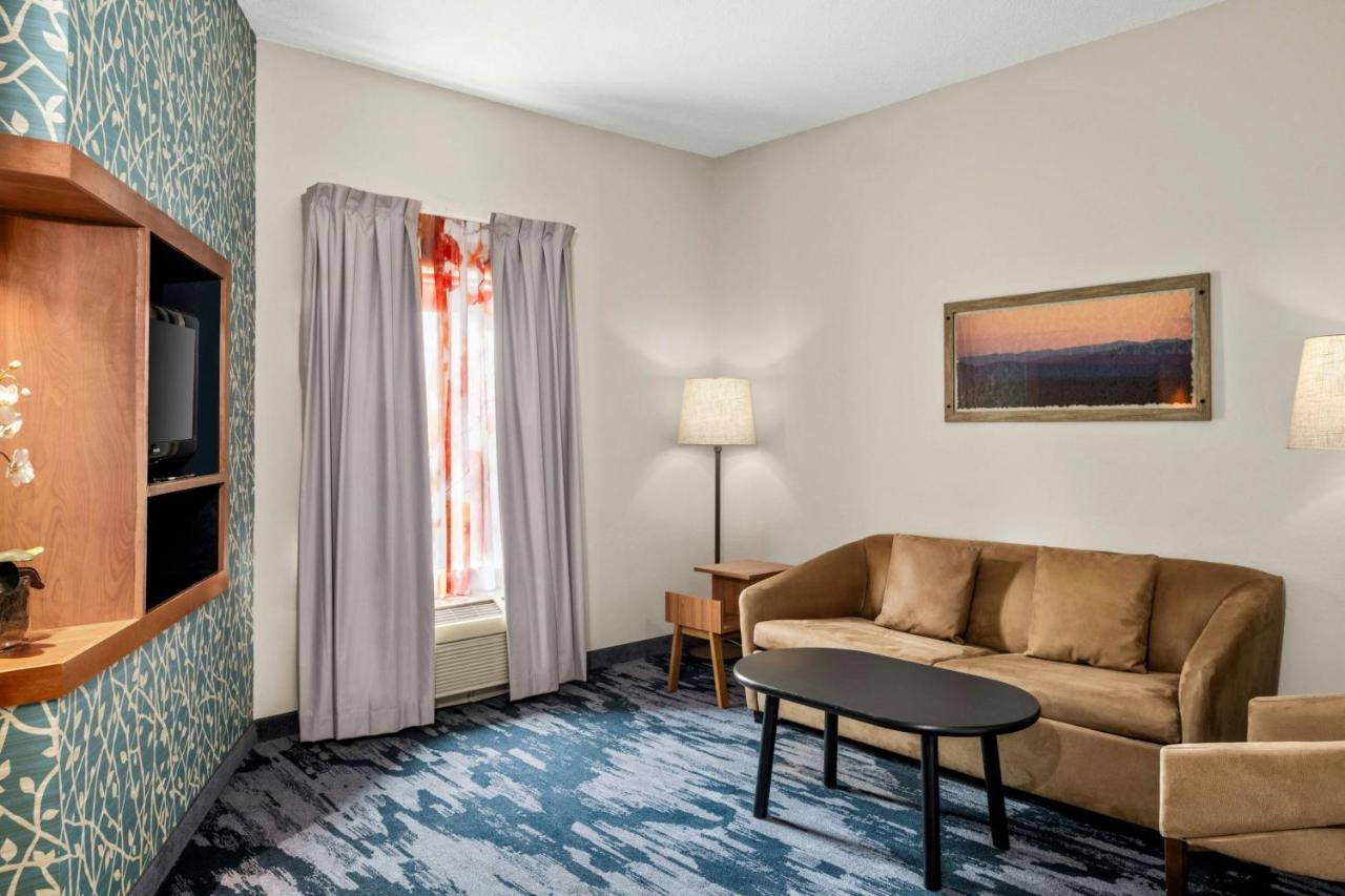 | Fairfield Inn & Suites by Marriott Birmingham Fultondale/I65