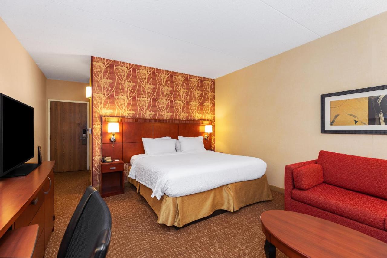 | Courtyard by Marriott Toledo Airport Holland