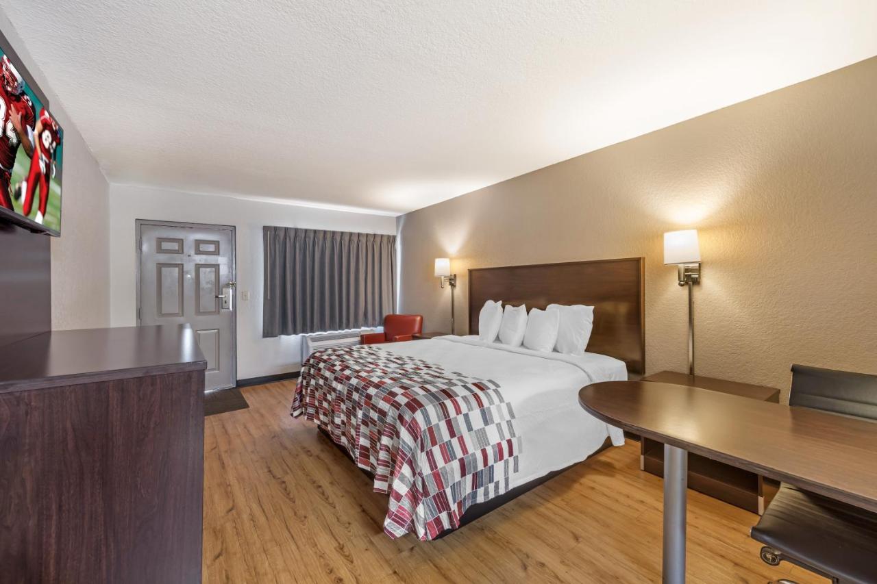 Superior King Room - Non-Smoking at Red Roof Inn Ft Pierce