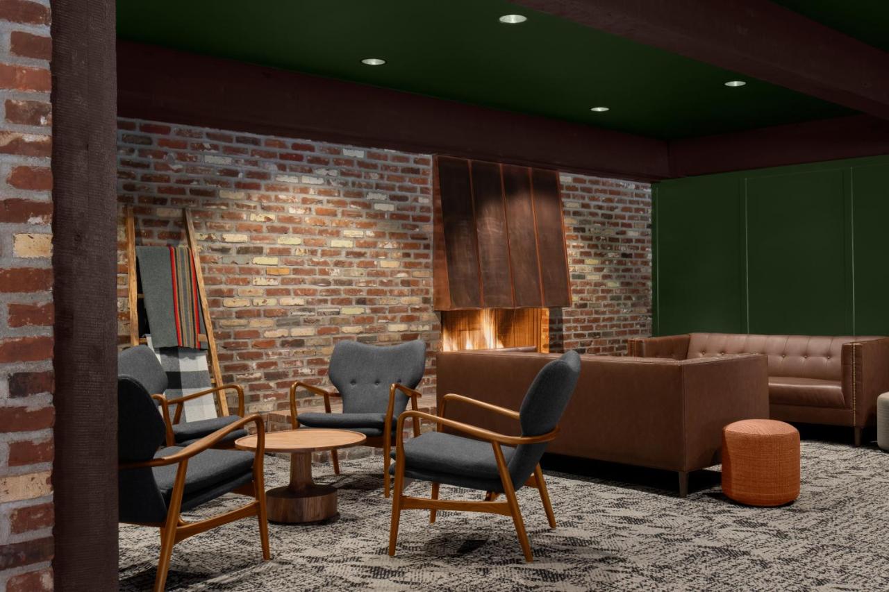  | Valley River Inn