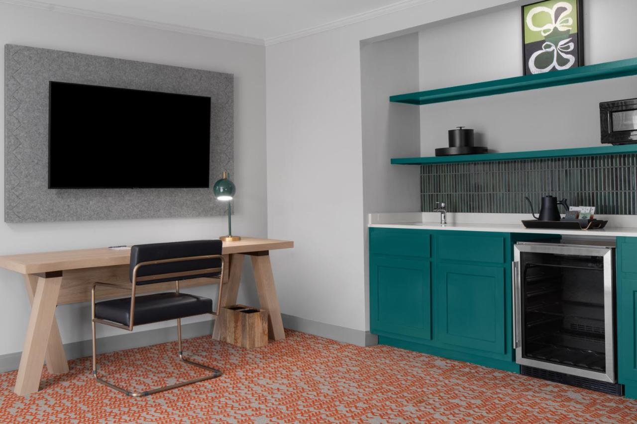 Executive Suite at Valley River Inn