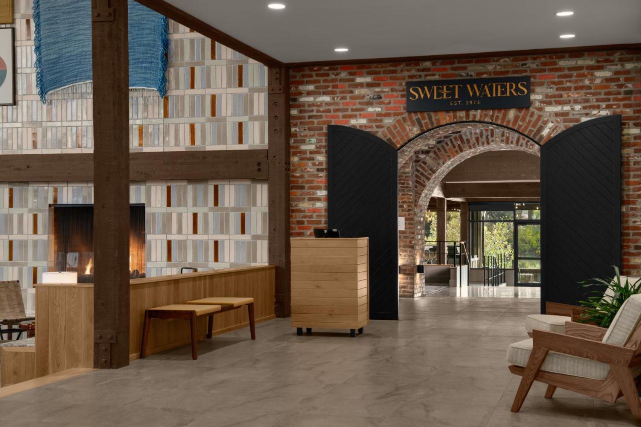  | Valley River Inn