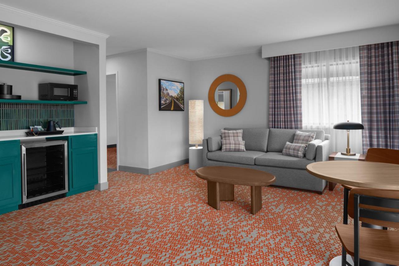  | Valley River Inn