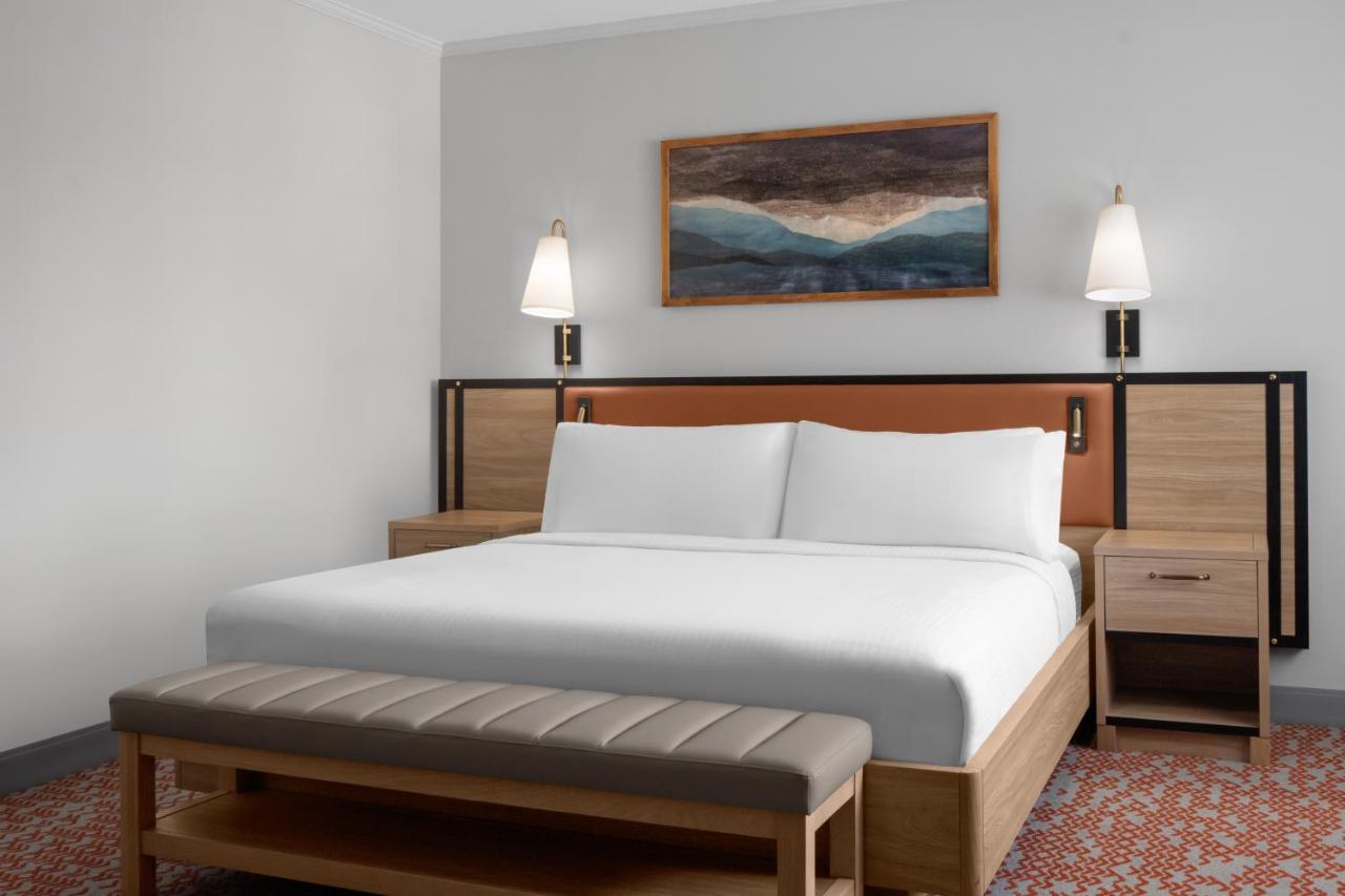 Executive Suite at Valley River Inn