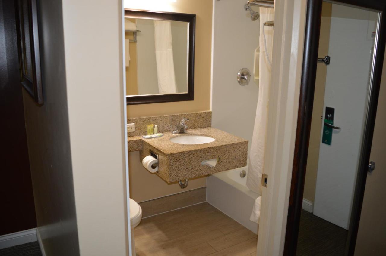 Double Room with Two Double Beds at Quality Inn O'Hare Airport