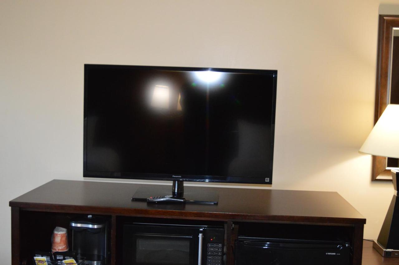 Double Room with Two Double Beds - Disability Access/Non-Smoking at Quality Inn O'Hare Airport