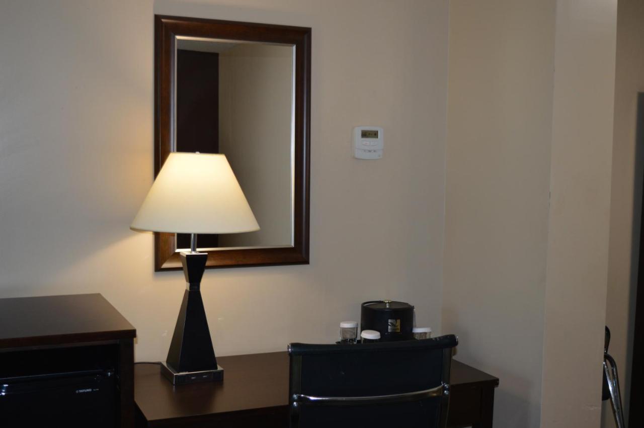 Double Room with Two Double Beds - Disability Access/Non-Smoking at Quality Inn O'Hare Airport