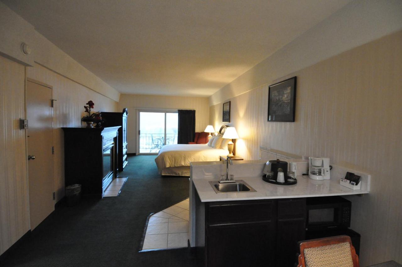 | Hillside Inn