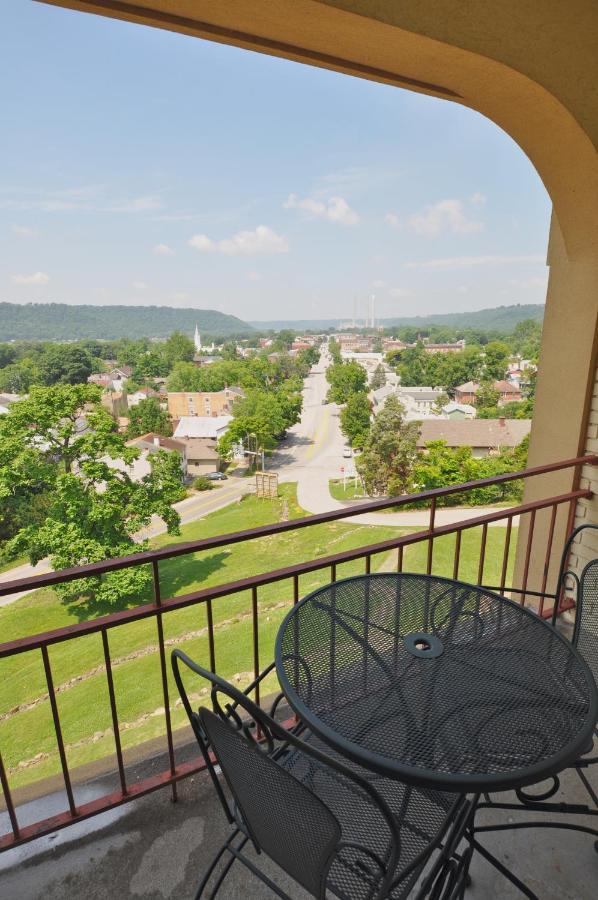 | Hillside Inn