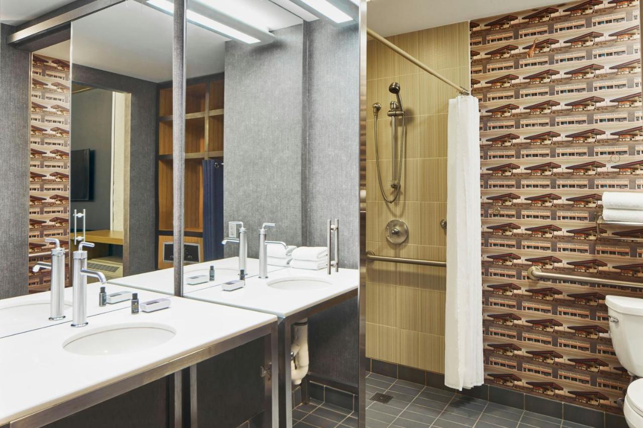 Guest Room, 1 King at Aloft by Marriott Austin at The Domain