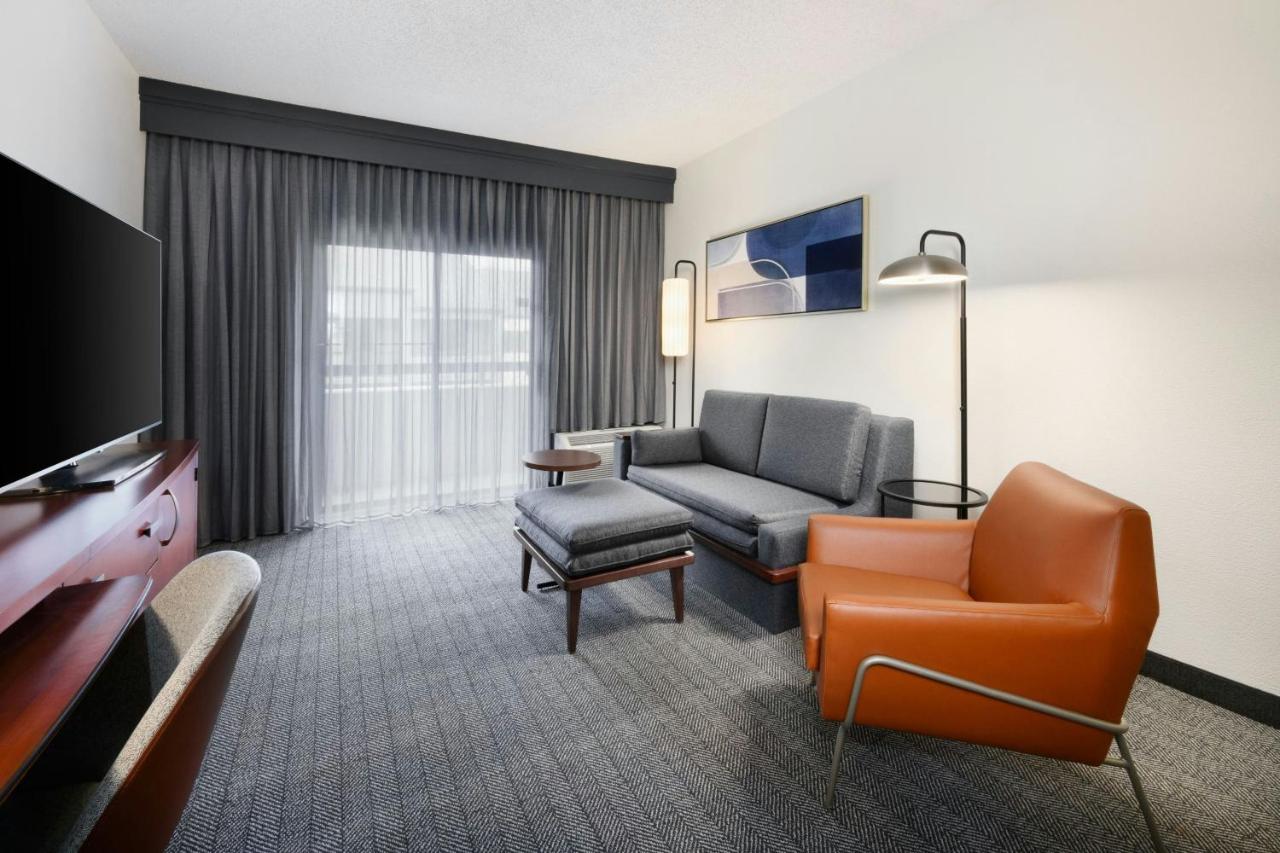 King Suite with Sofabed at Courtyard by Marriott Atlanta Duluth/Gwinnett Place