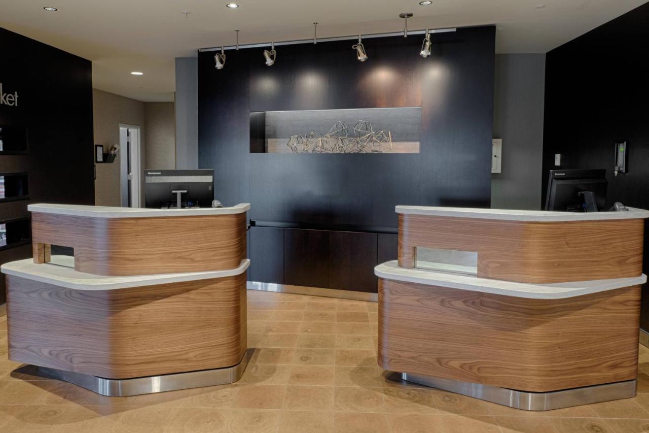 | Courtyard by Marriott Albany Clifton Park