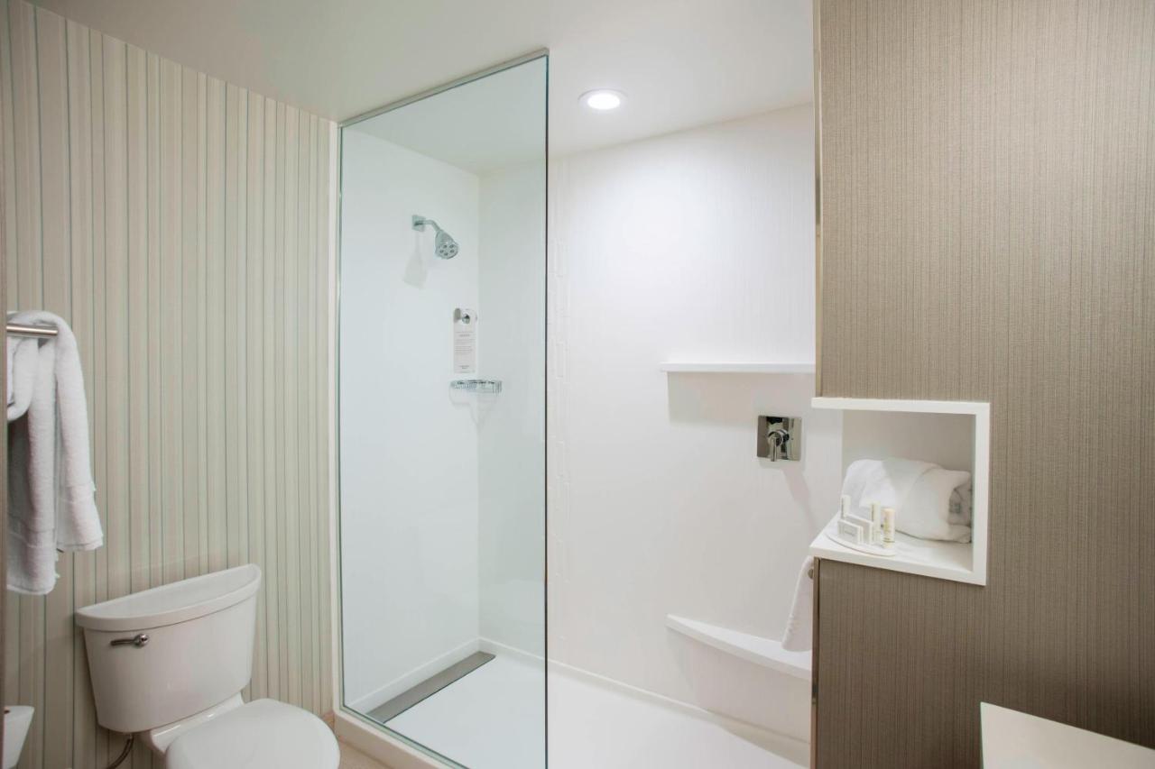 | Courtyard by Marriott Albany Clifton Park