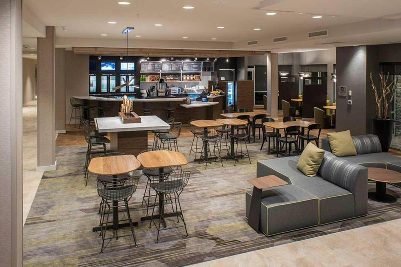 | Courtyard by Marriott Albany Clifton Park