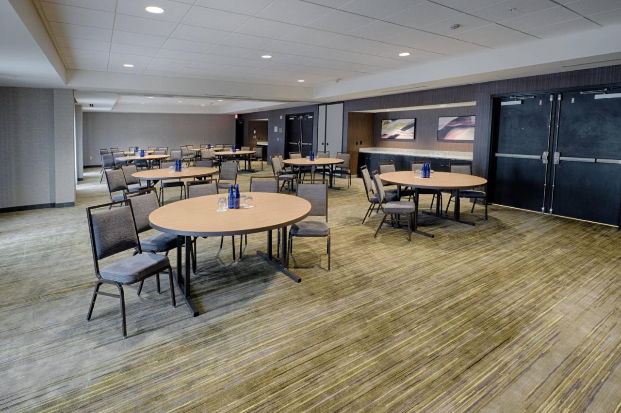 | Courtyard by Marriott Albany Clifton Park