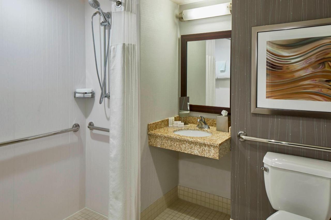 | Courtyard by Marriott Albany Thruway