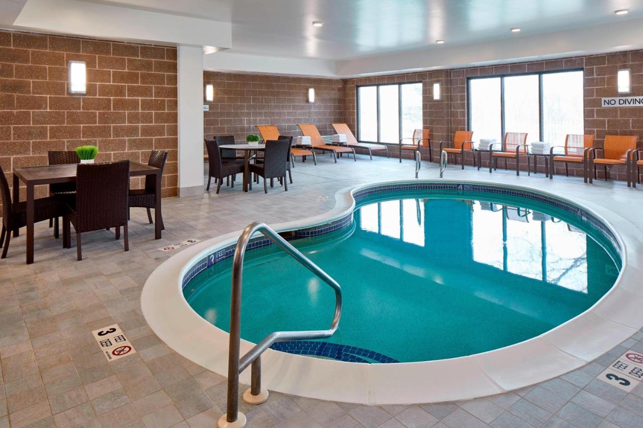 | Courtyard by Marriott Albany Thruway