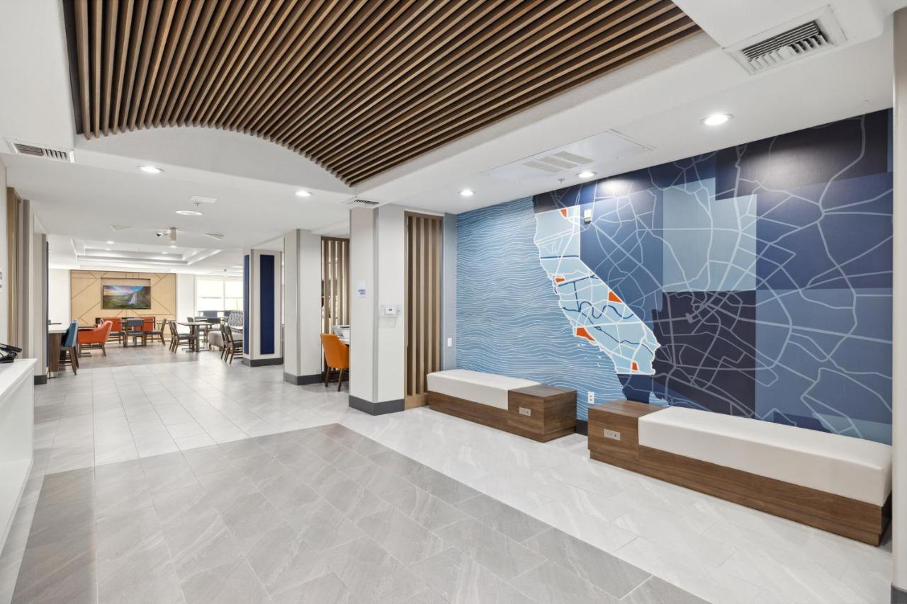 | Holiday Inn Express Hotel & Suites Vacaville, an IHG Hotel