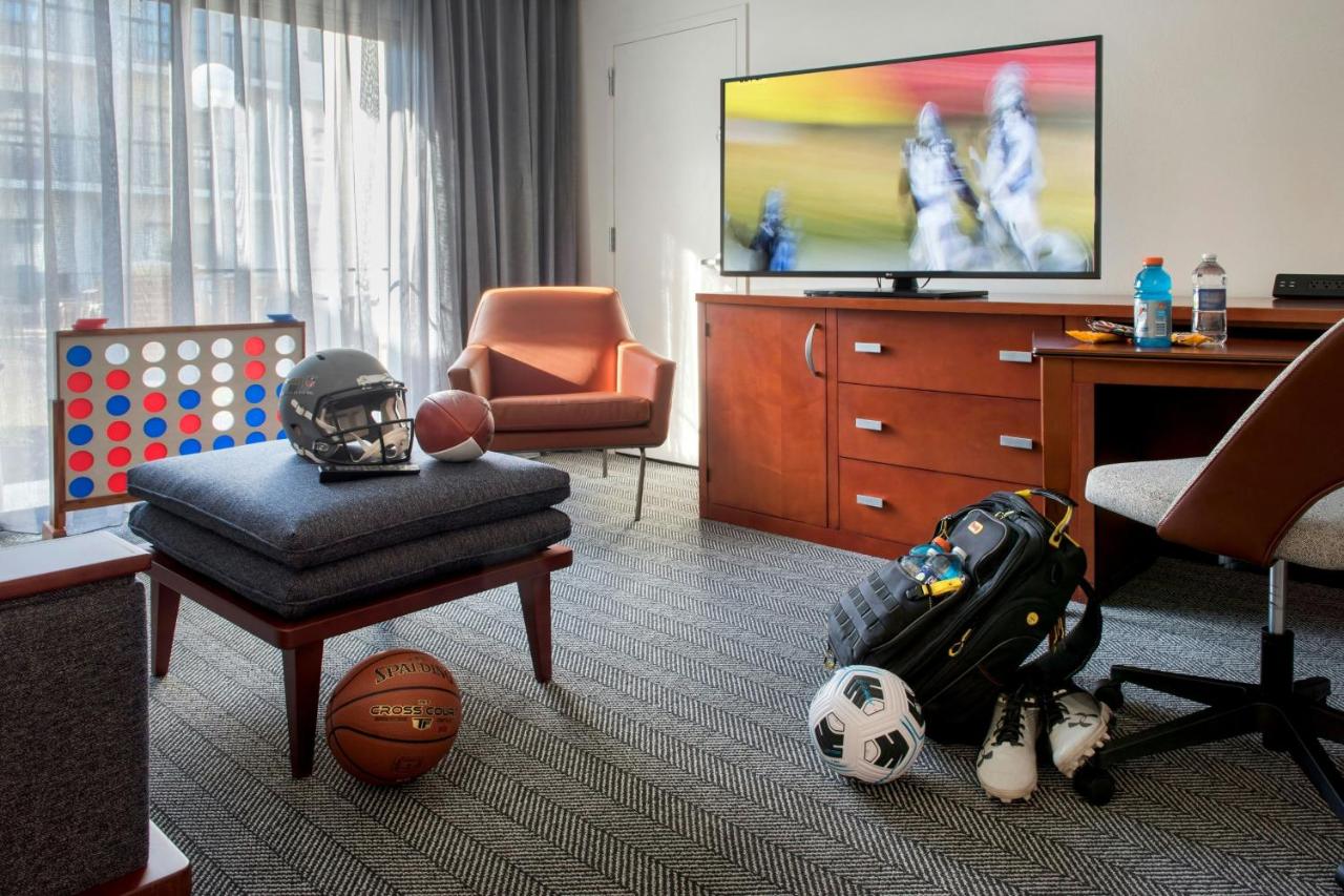 King Suite with Sofa Bed at Courtyard by Marriott Annapolis