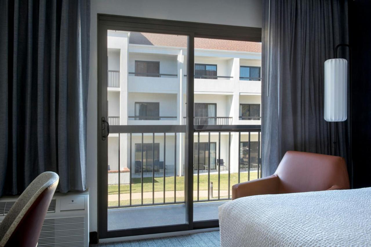 | Courtyard by Marriott Annapolis
