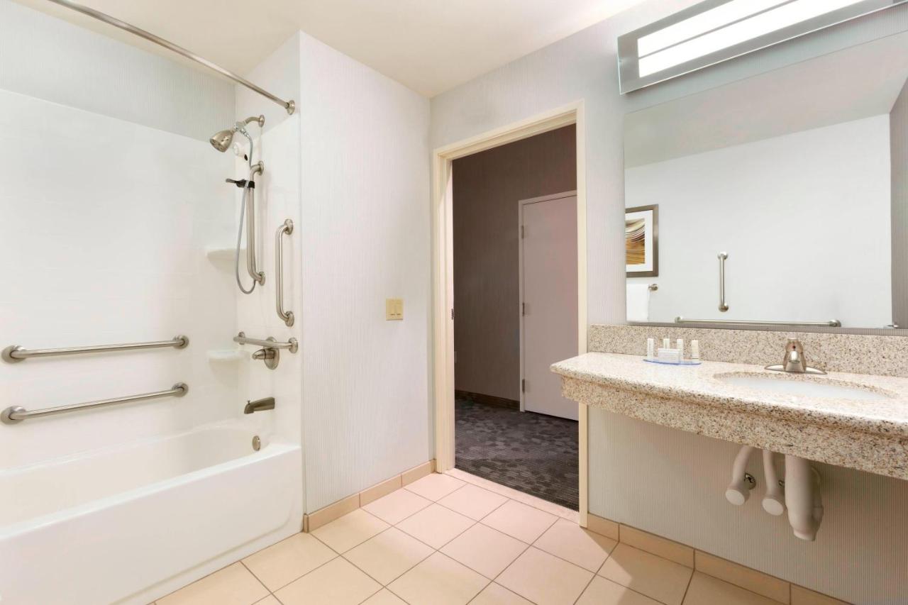 | Courtyard Kalamazoo Portage