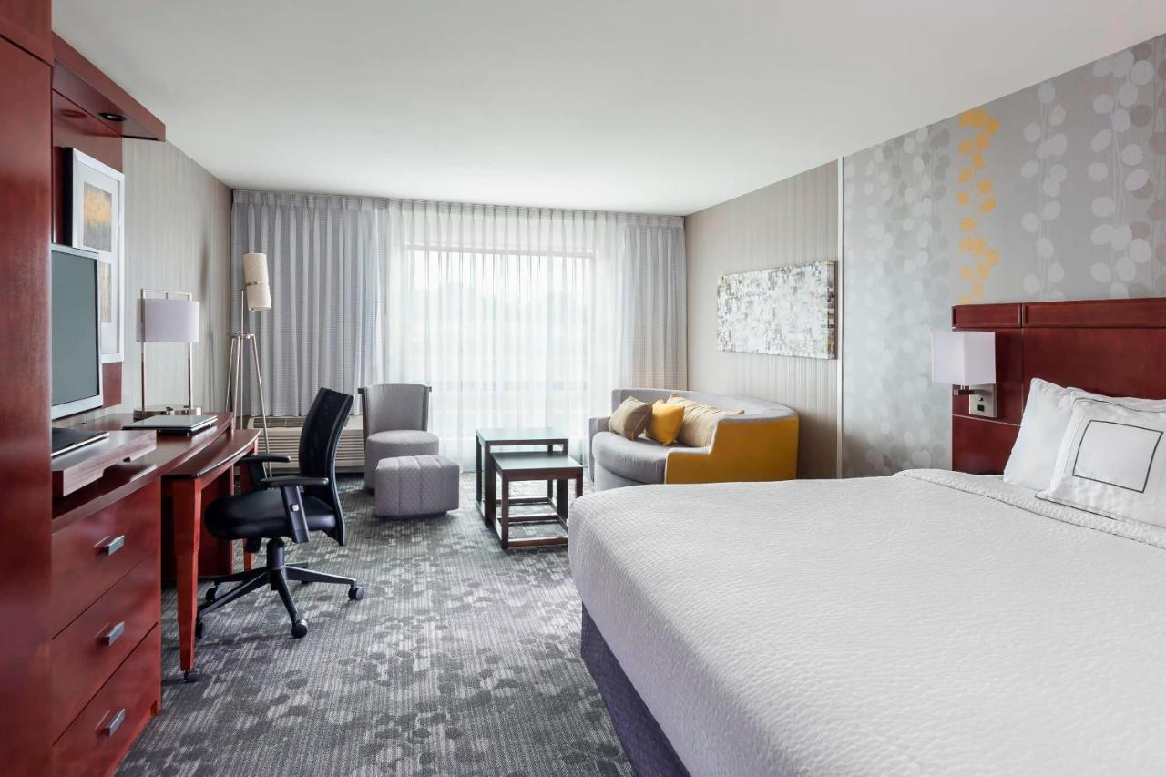 | Courtyard Kalamazoo Portage