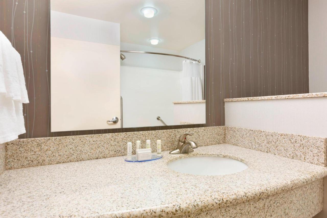 | Courtyard Kalamazoo Portage
