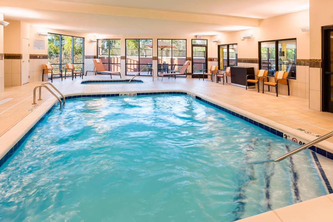 | Courtyard Kalamazoo Portage