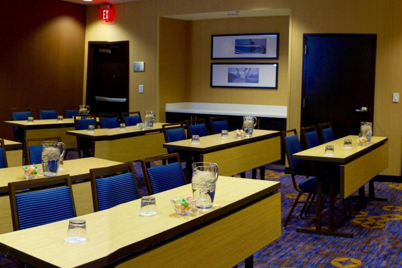 | Courtyard by Marriott Asheville Airport