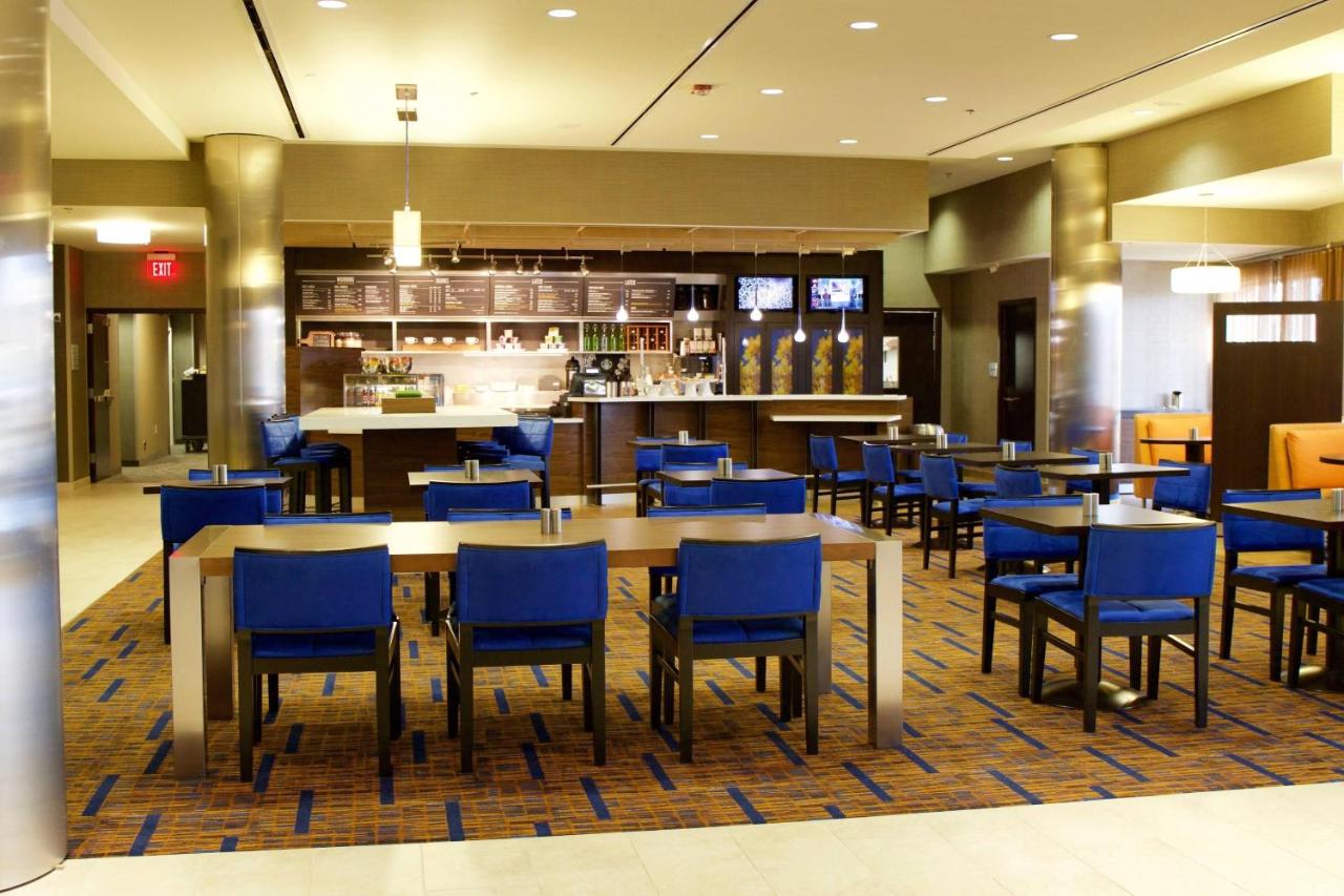 | Courtyard by Marriott Asheville Airport