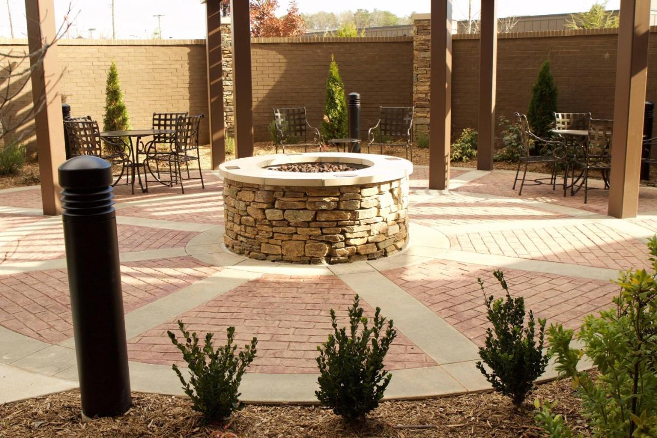 | Courtyard by Marriott Asheville Airport
