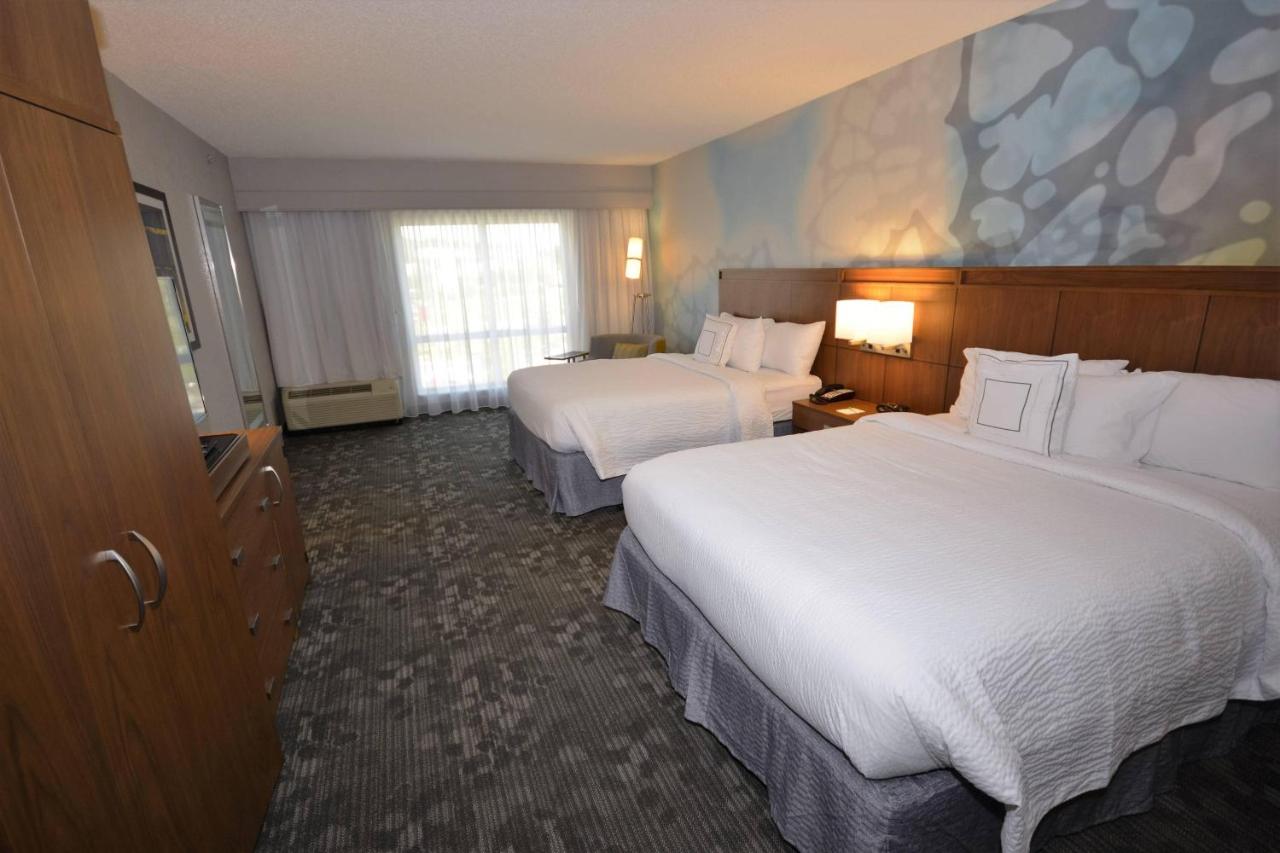 | Courtyard by Marriott Asheville Airport