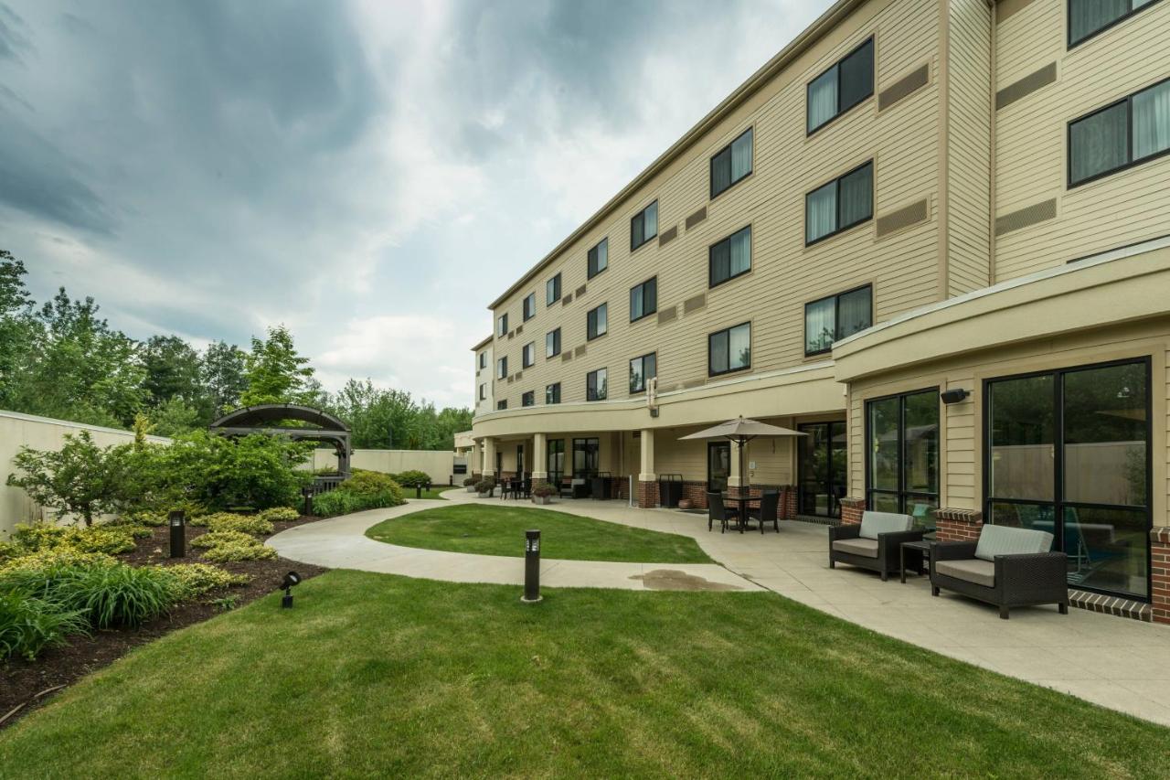 | Courtyard Bangor