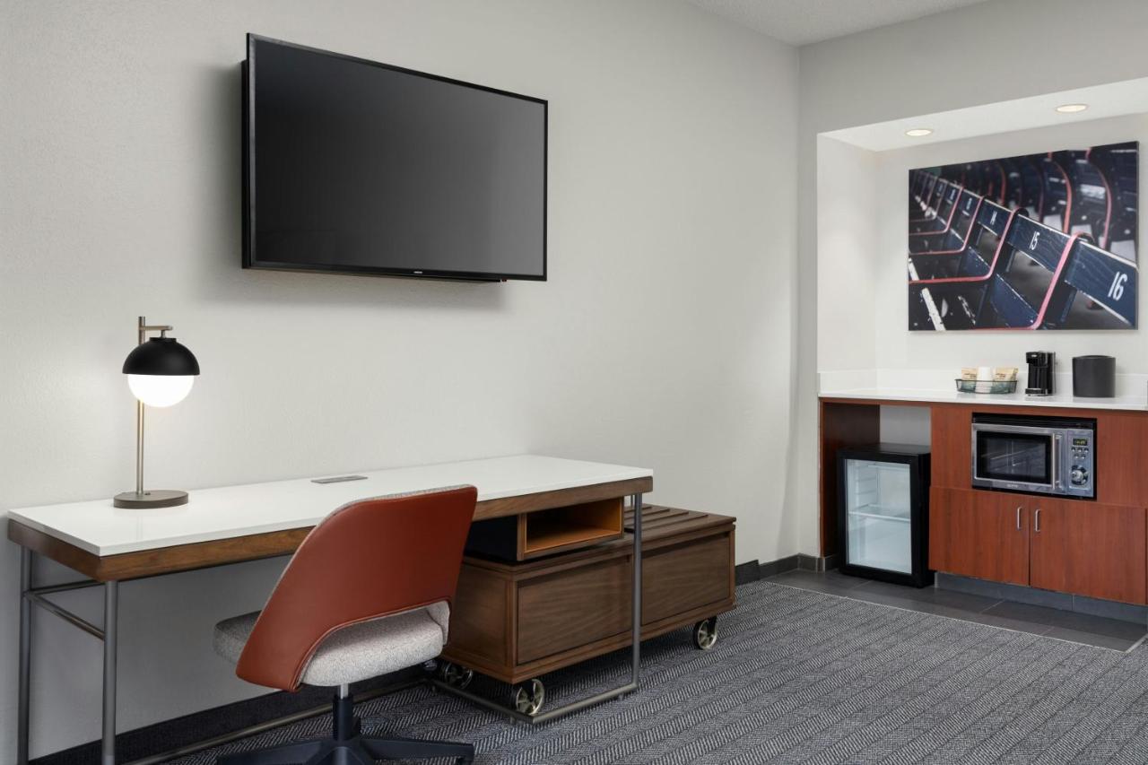 | Courtyard by Marriott Birmingham Hoover