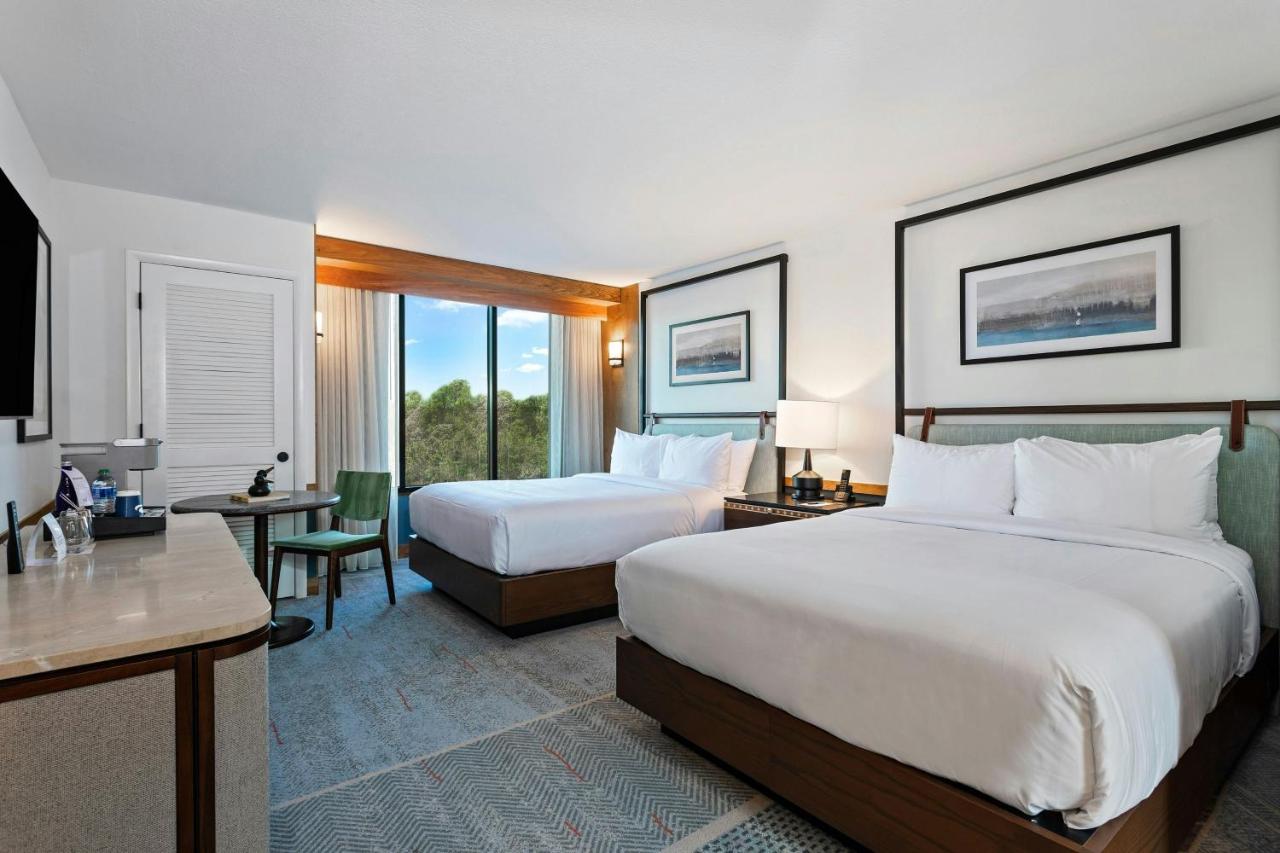 | Merriweather Lakehouse Hotel, Autograph Collection