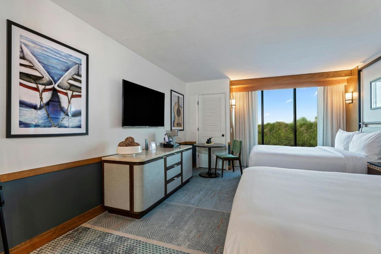 | Merriweather Lakehouse Hotel, Autograph Collection
