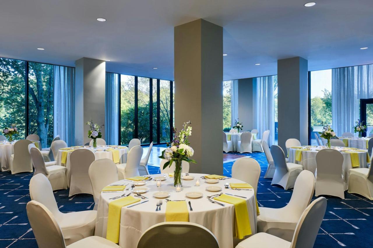 | Merriweather Lakehouse Hotel, Autograph Collection