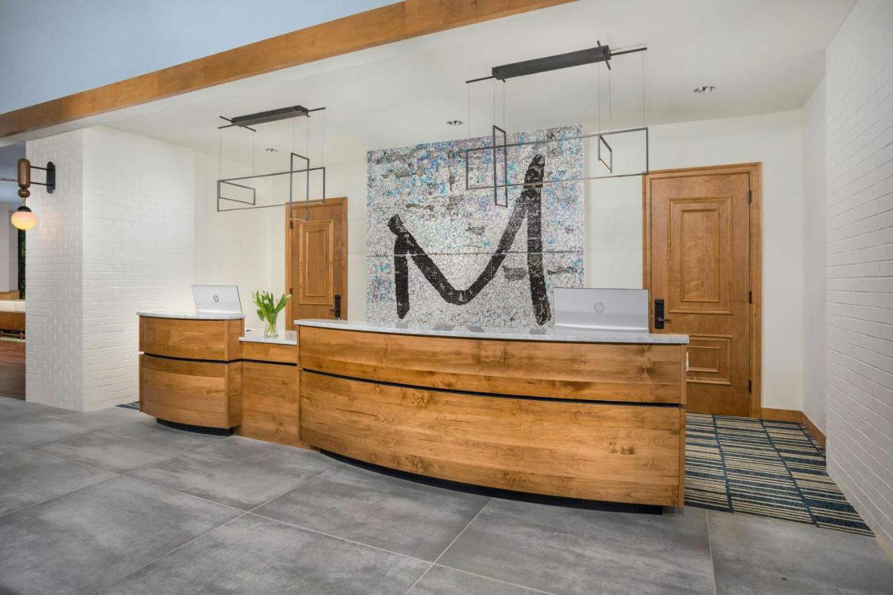 | Merriweather Lakehouse Hotel, Autograph Collection
