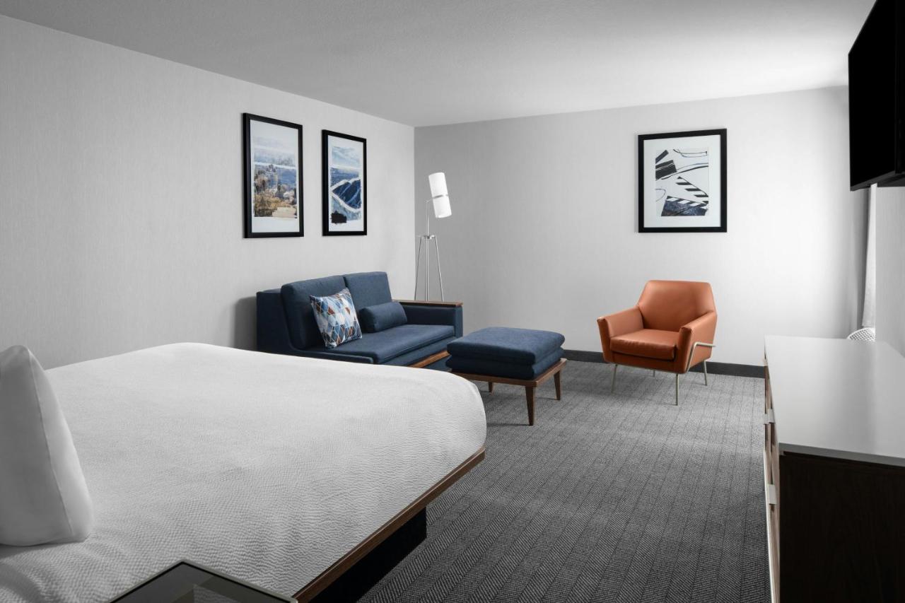 | Courtyard Los Angeles Burbank Airport