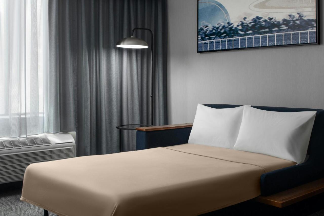 | Courtyard Los Angeles Burbank Airport