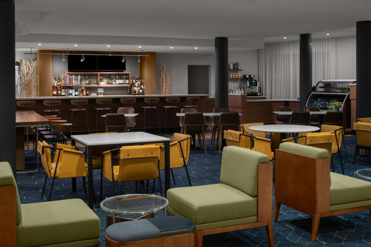 | Courtyard Los Angeles Burbank Airport