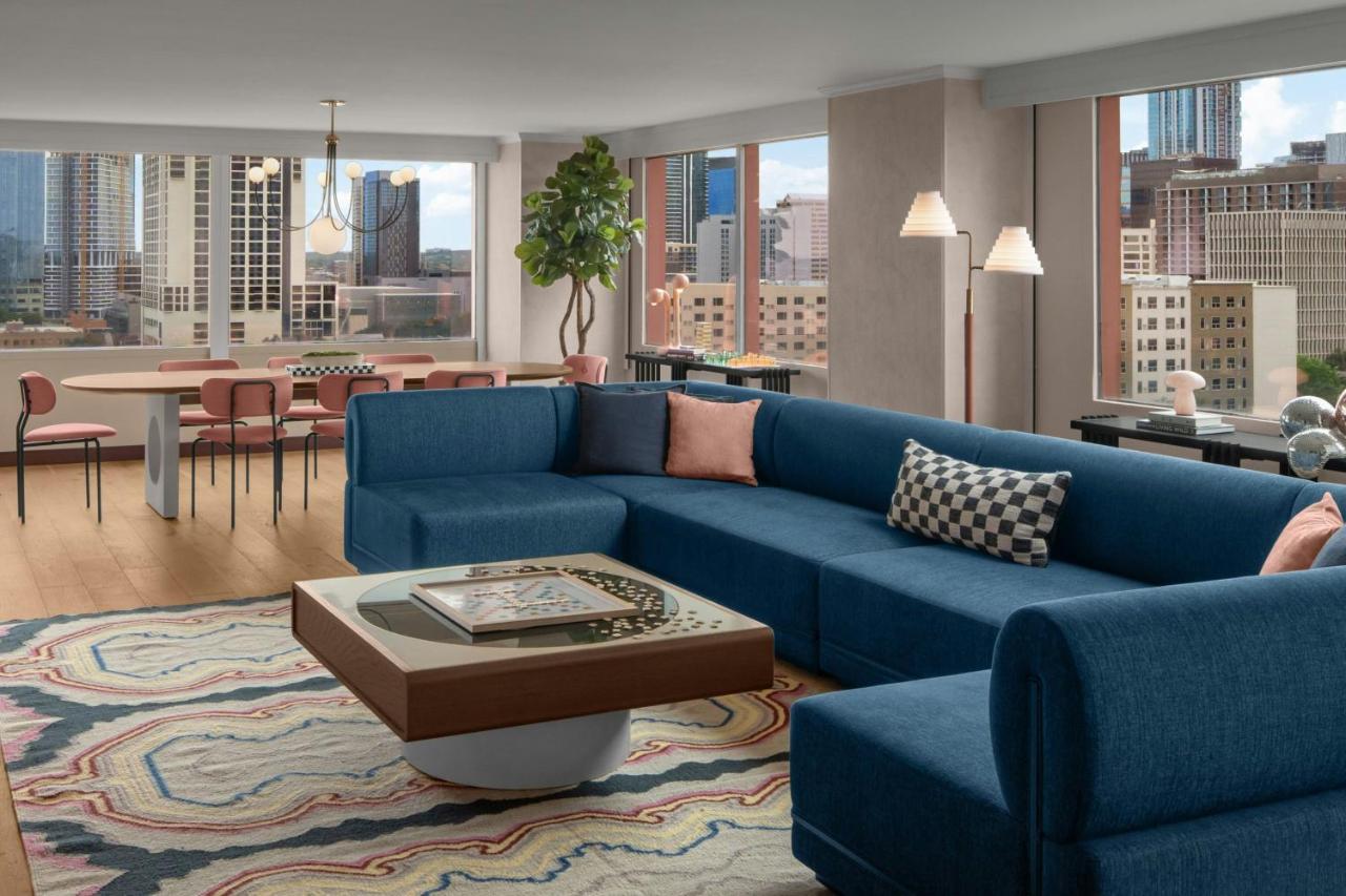 | Sheraton Austin Hotel at the Capitol