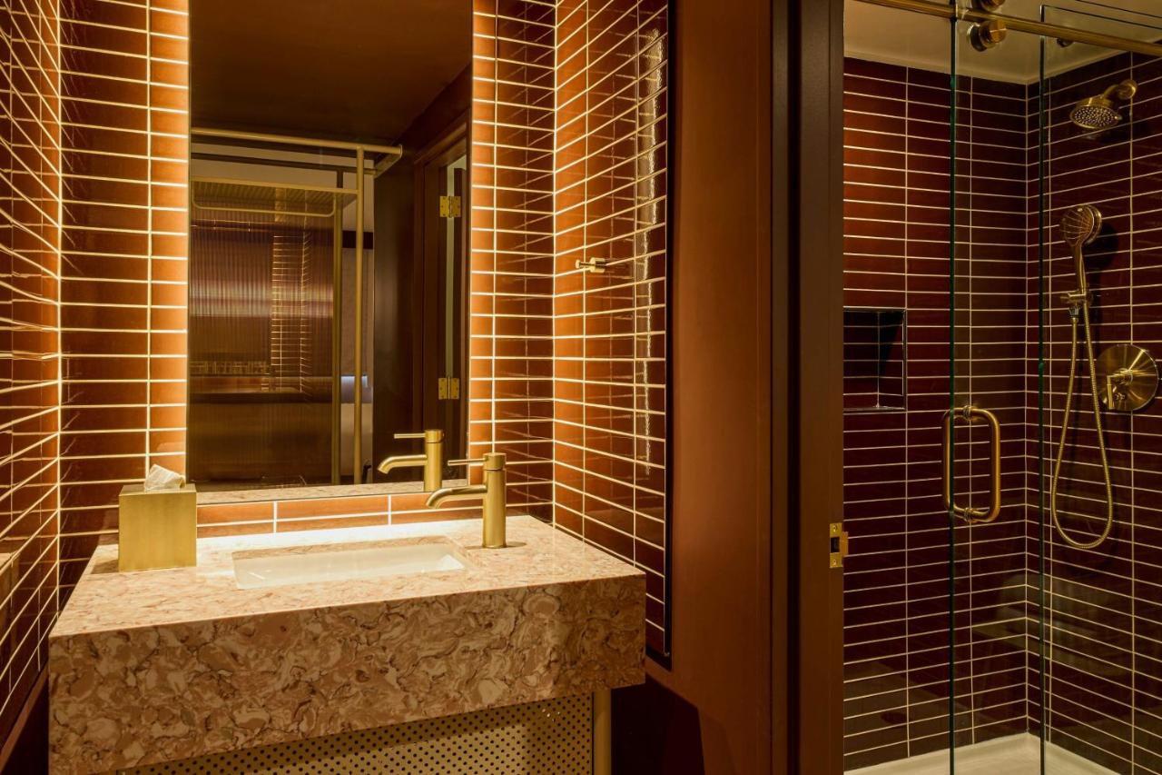 | Sheraton Austin Hotel at the Capitol