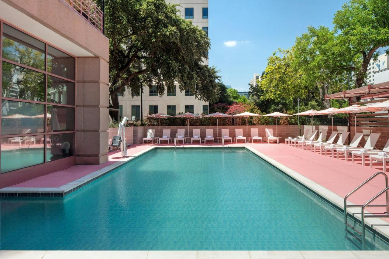 | Sheraton Austin Hotel at the Capitol