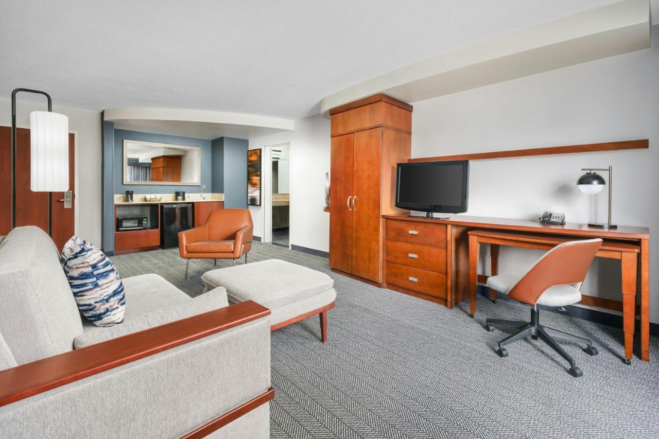 | Courtyard Hartford Farmington
