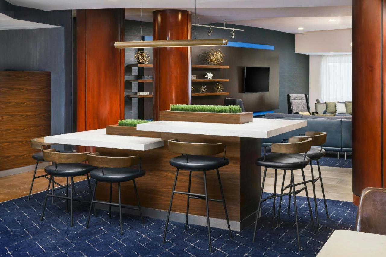 | Courtyard Hartford Farmington