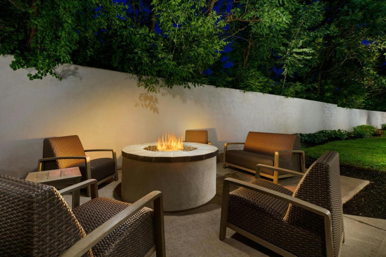 | Courtyard Hartford Farmington