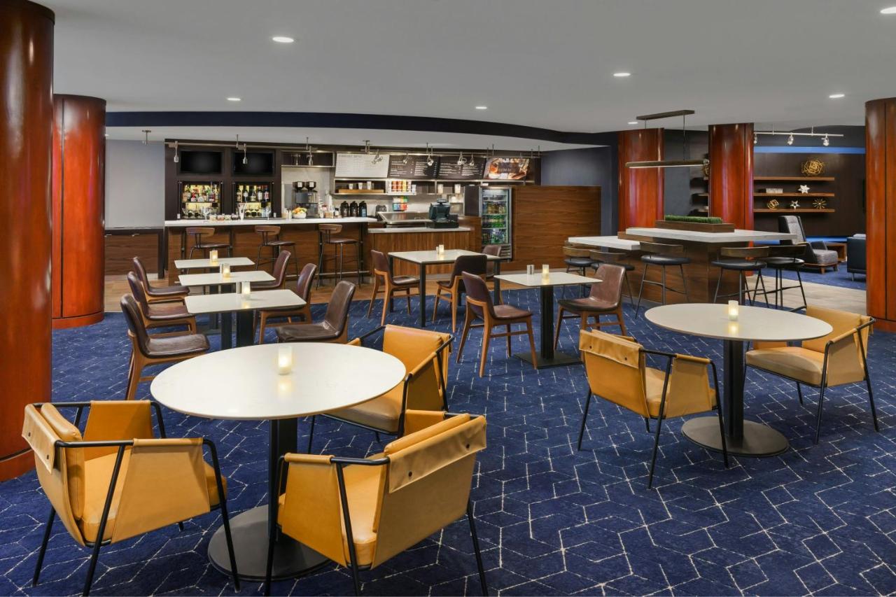 | Courtyard Hartford Farmington
